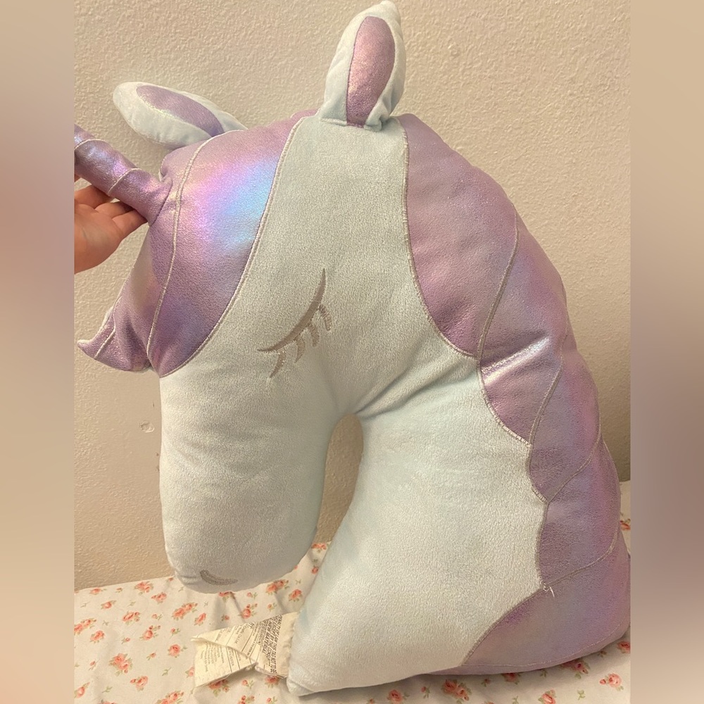 Unicorn stuffed animal/pillow 🦄🦄